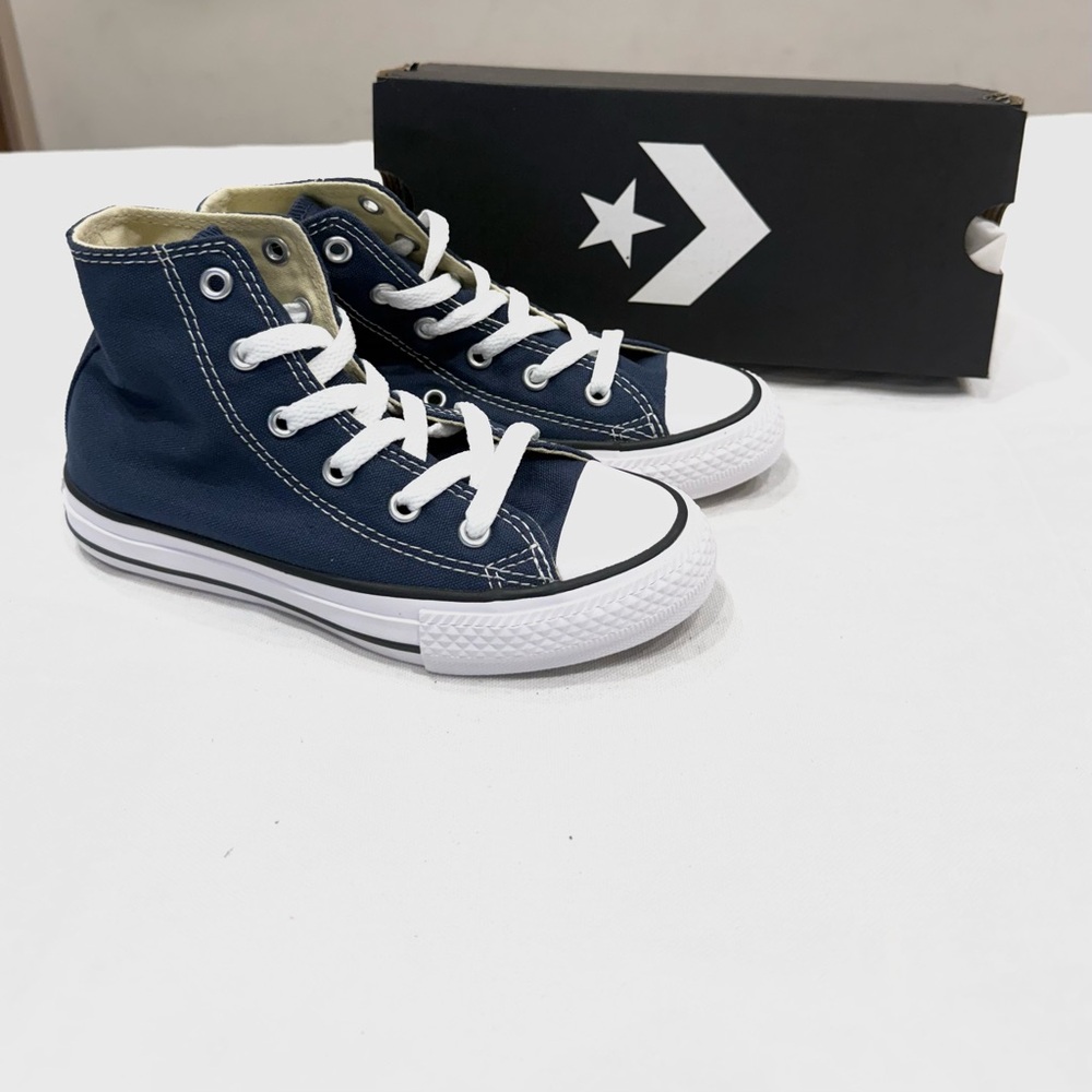 CONVERSE 3J233 YOUTH CHUCK TAYLOR ALL STAR HI NAVY SIZE 12.5, Damaged Box
